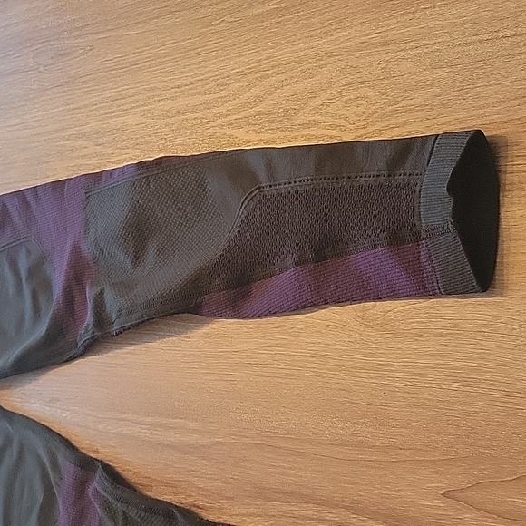 NEW Fabletics Demi Lovato leggings - Picture 3 of 7